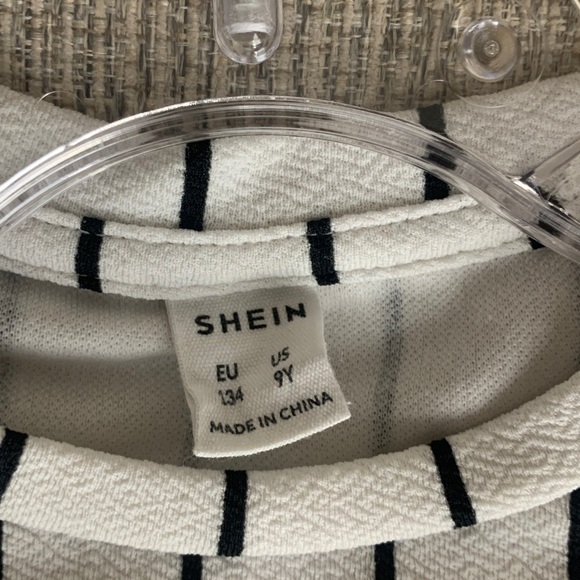 Sz 9y SHEIN girls Cream and Black Striped Kids T-Shirt - Picture 8 of 17